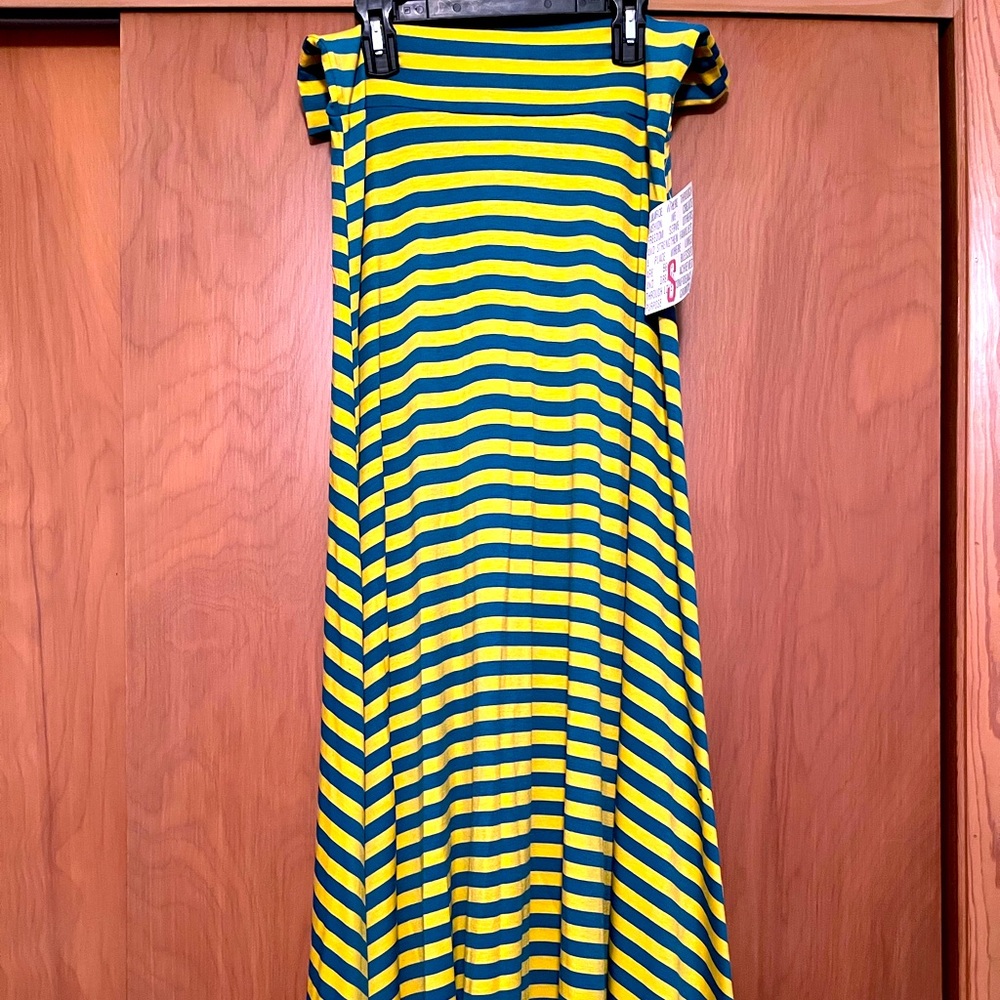NWT Small Maxi